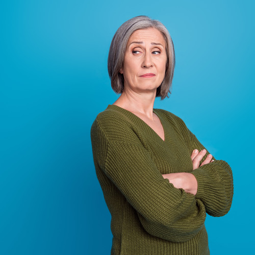 Femme avec un air arrogant Femme avec un air arrogant