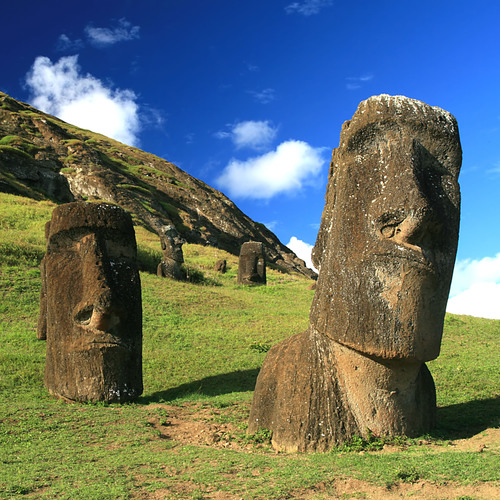 Les moaï chiliens situés sur l'île de Pâques          