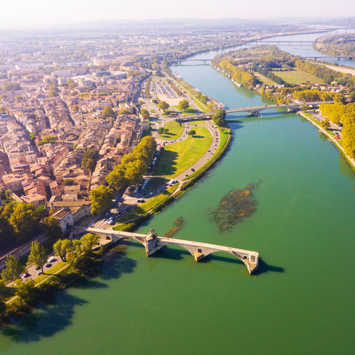 Le Rhône et le pont d'Avignon